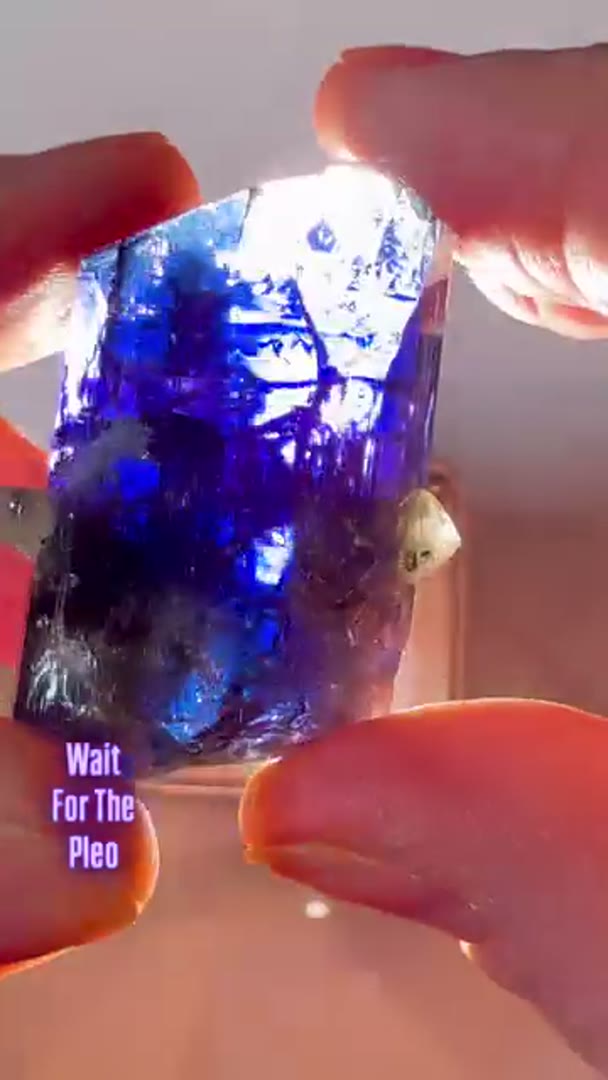 One of the most incredible Tanzanites acquired to date. (45.17g) The…