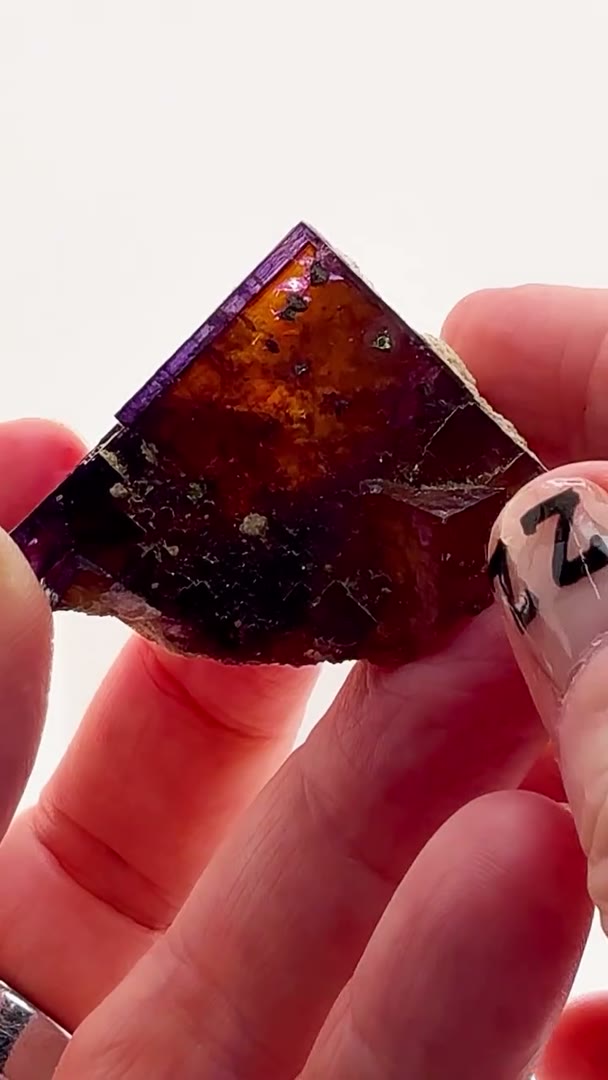 Illinois fluorite with a story to tell