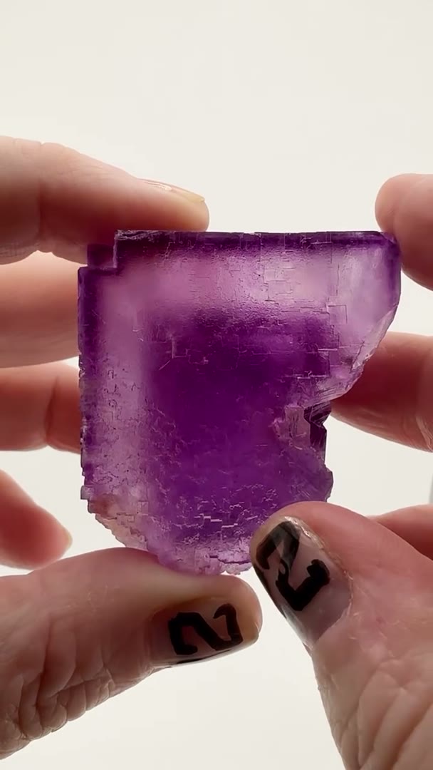 Magenta perfection from the legendary Illinois Fluorspar District