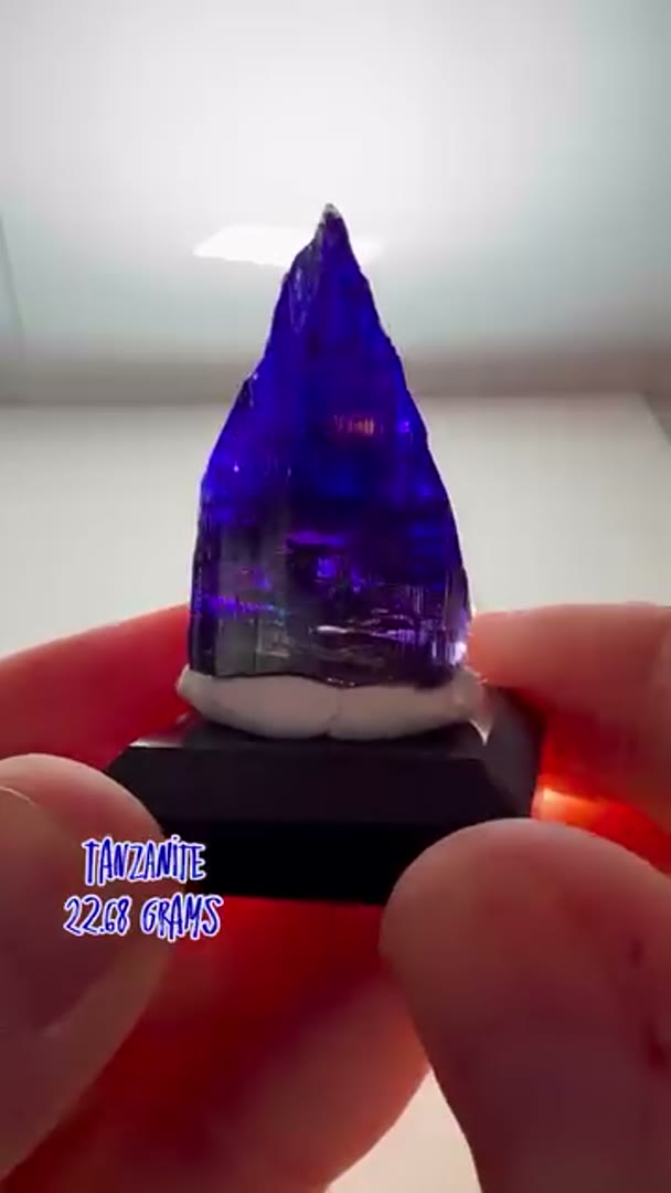 New Tanzanite Arrival 22.68 grams with that Killer Blue and crazy…