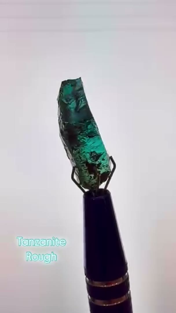 This is bonkers!!! Tanzanite Rough with the sickest pleo colors