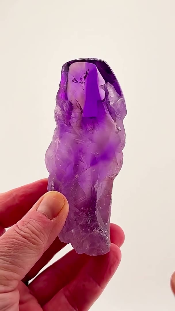 Nature and lapidary artistry in perfect balance