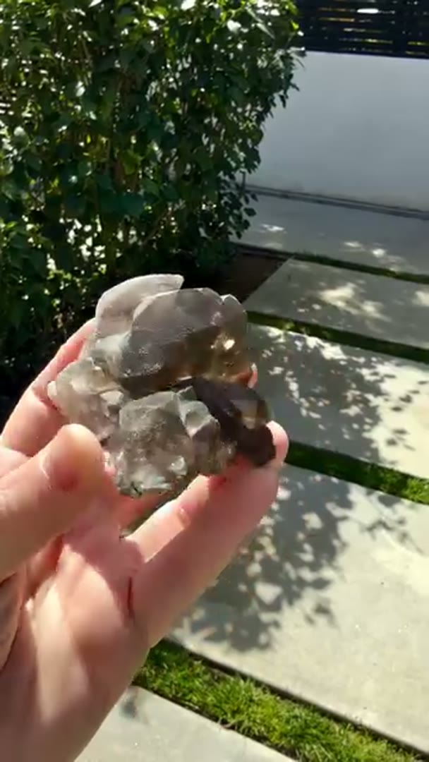 Smokey quartz gwindel  (available) is said to have many properties, including: