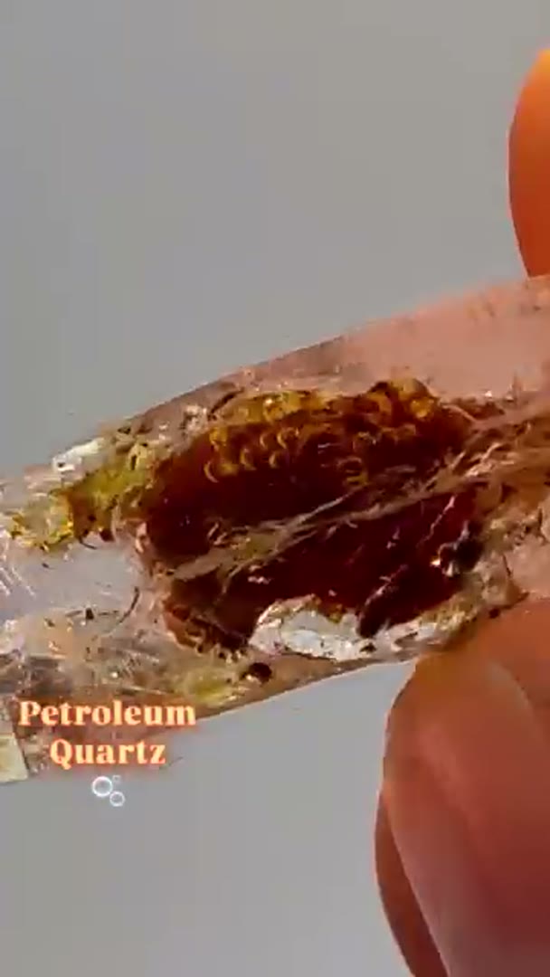 New Petroleum Quartz from  Mahajunga Province, Madagascar