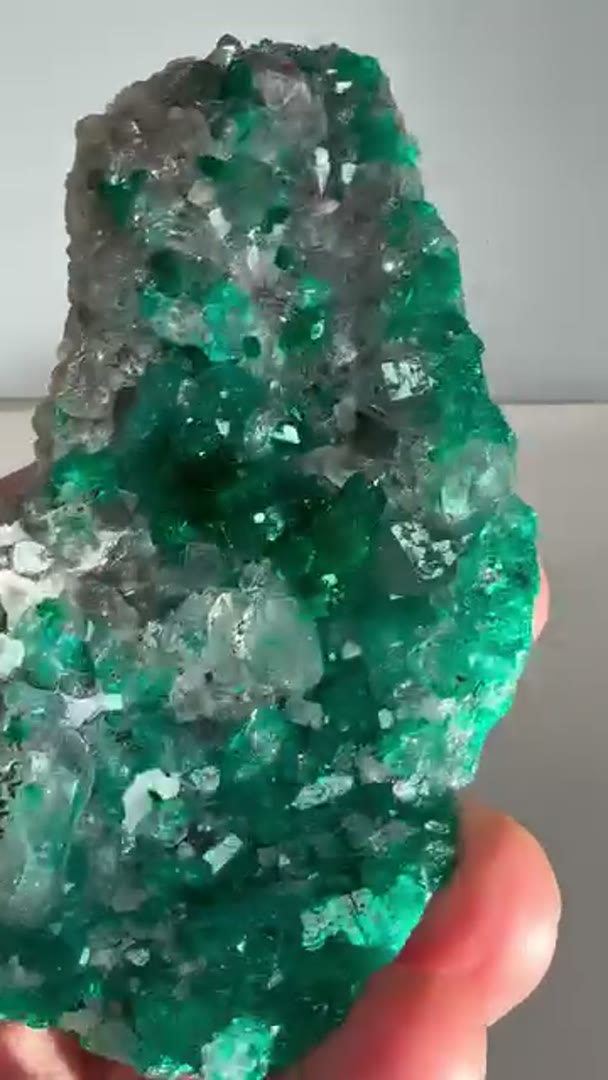 Dioptase with Quartz/Calcite from Mindouli, DCR