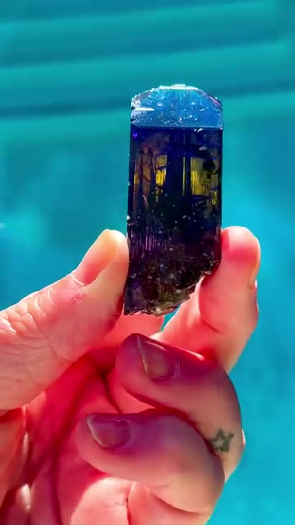 What an epic Tanzanite Stunner
