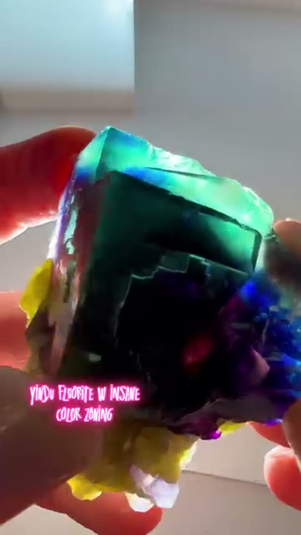 Yindu Fluorite w insane color zoning