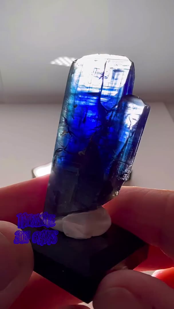 New Tanzanite Arrival 30.7 grams with that Killer Blue and crazy Pleochrosim…