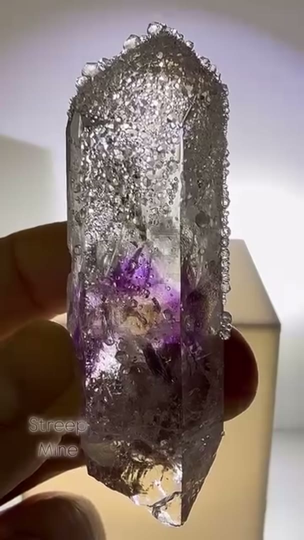 Analcime explosion