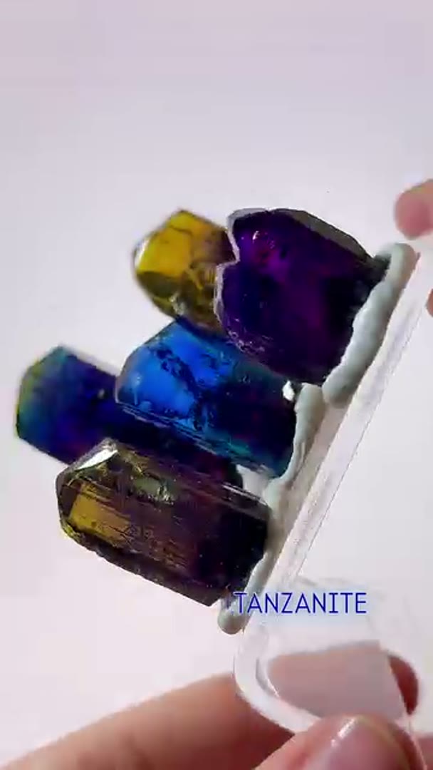 Love me some banger Tanzanites