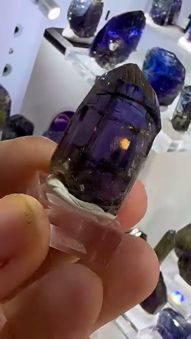 One of the most incredible Tanzanites acquired to date.  The Clarity,…