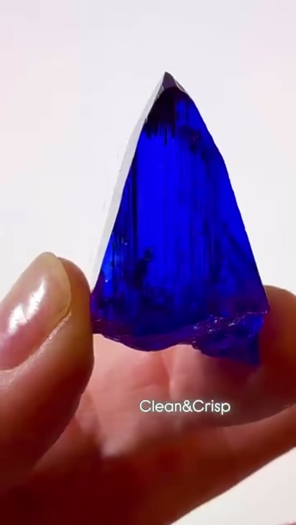 So crisp & clean… One of the finest Tanzanites