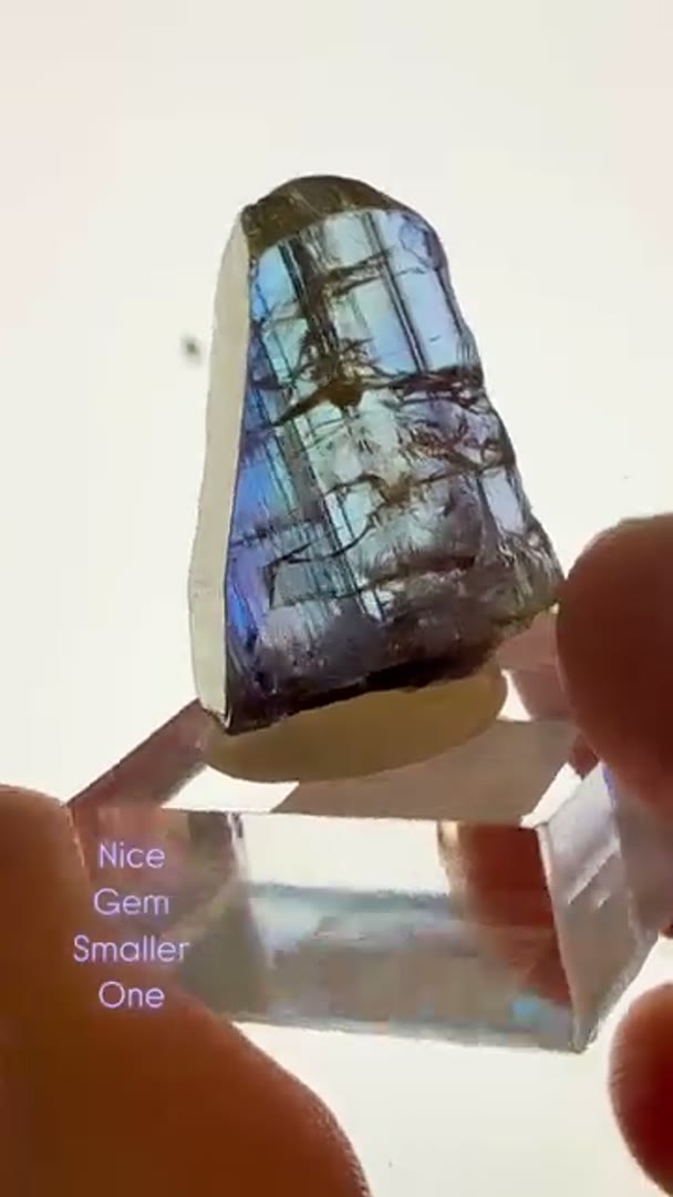 Nice Gem Glassy Smaller Tanzanite Heater