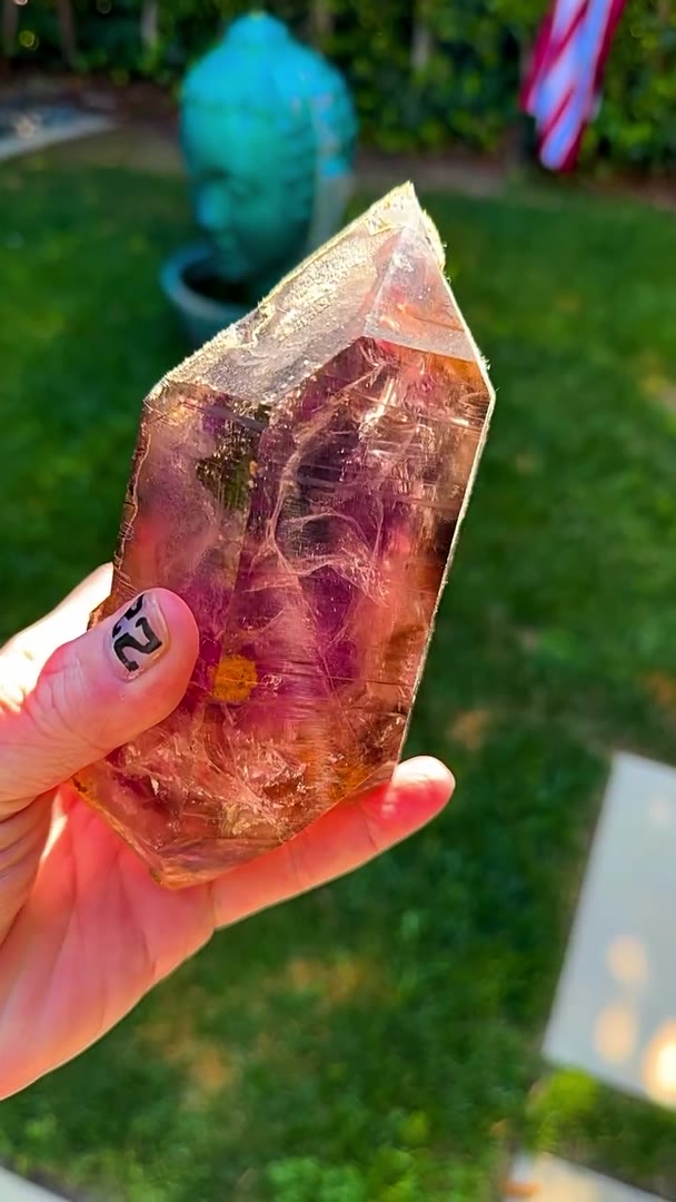 Sunlight turns this one into pure magic