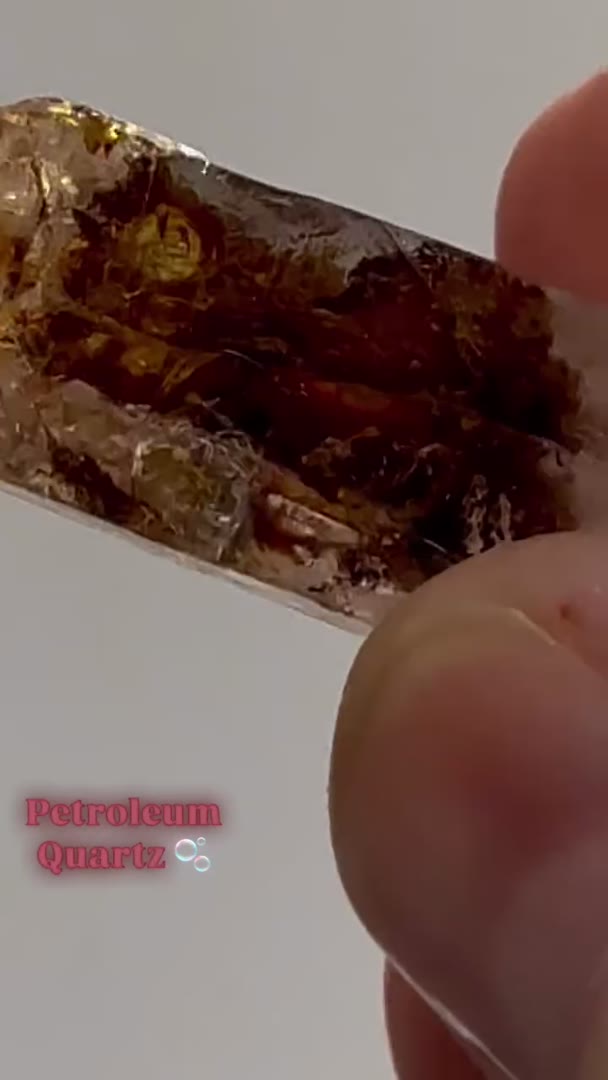 New Petroleum Quartz from  Mahajunga Province, Madagascar