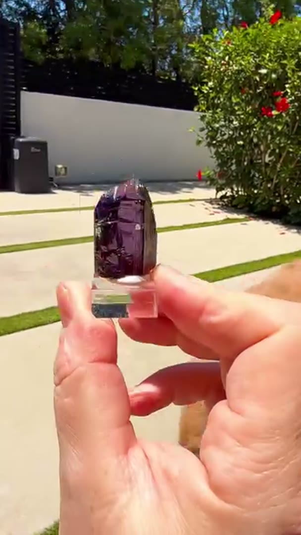 One of the most incredible Tanzanites acquired to date.  The Clarity,…