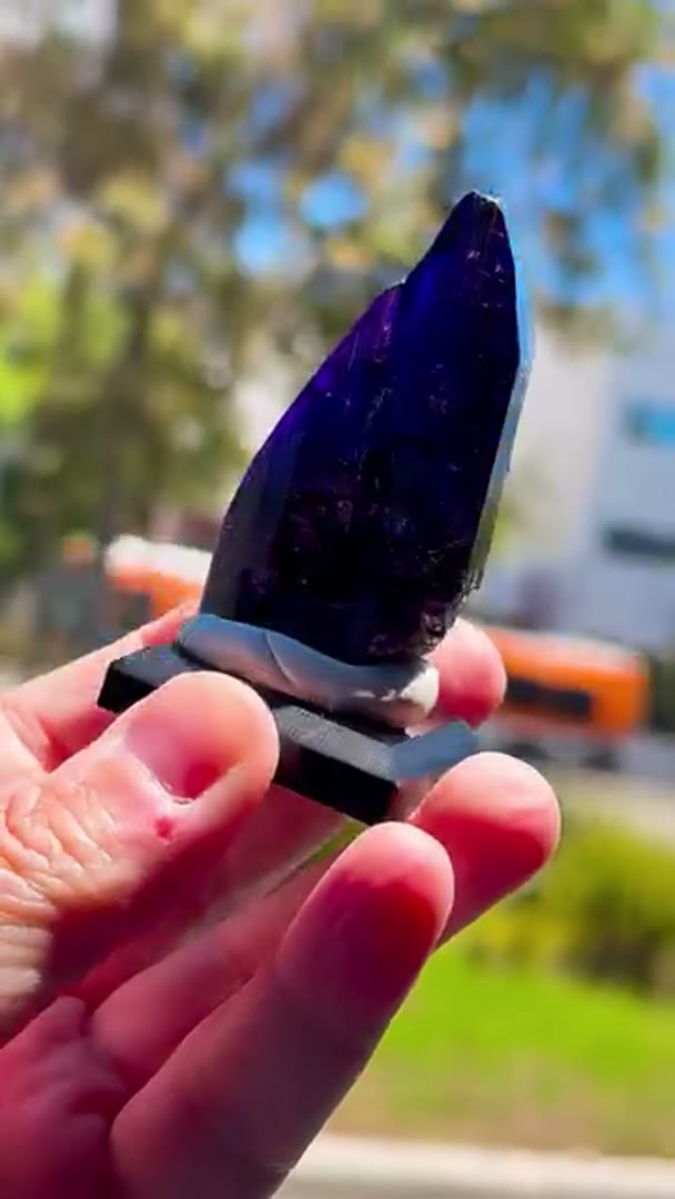 “Large Boy” Tanzanite Blue Banger