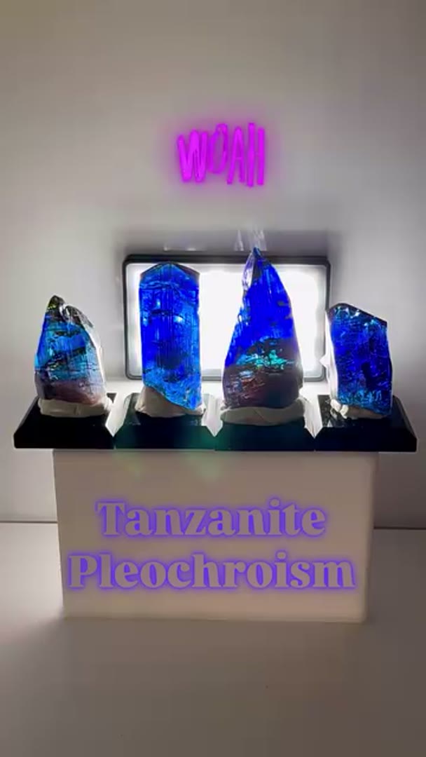 TANZANITE PLEOCHROISM ALWAYS LIKE WOAH!!!