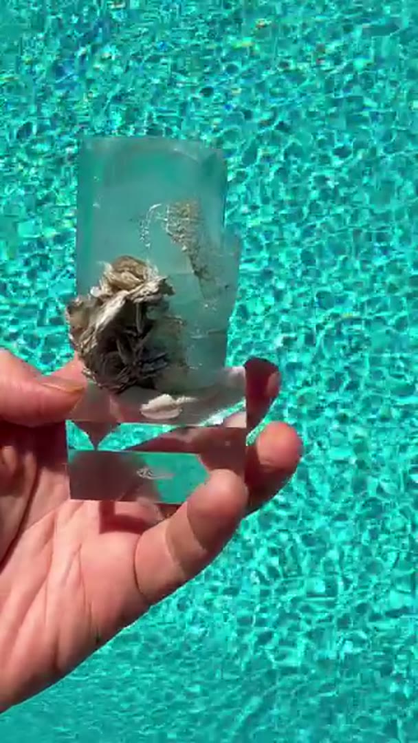 Stunning Aquamarine w Mica