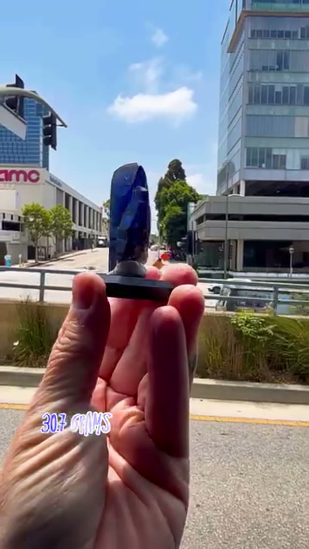 New Tanzanite Arrival 30.7 grams with that Killer Blue and crazy Pleochrosim…