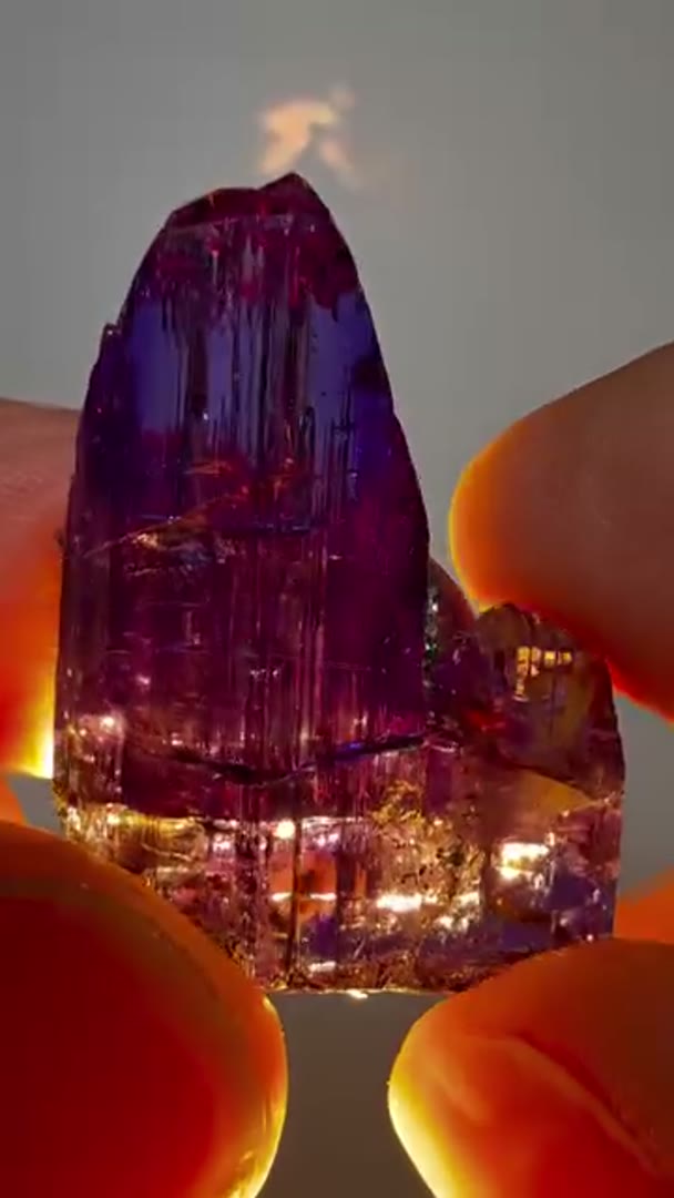 What a wild Natural Tanzanite with sick Pleo and open C Axis