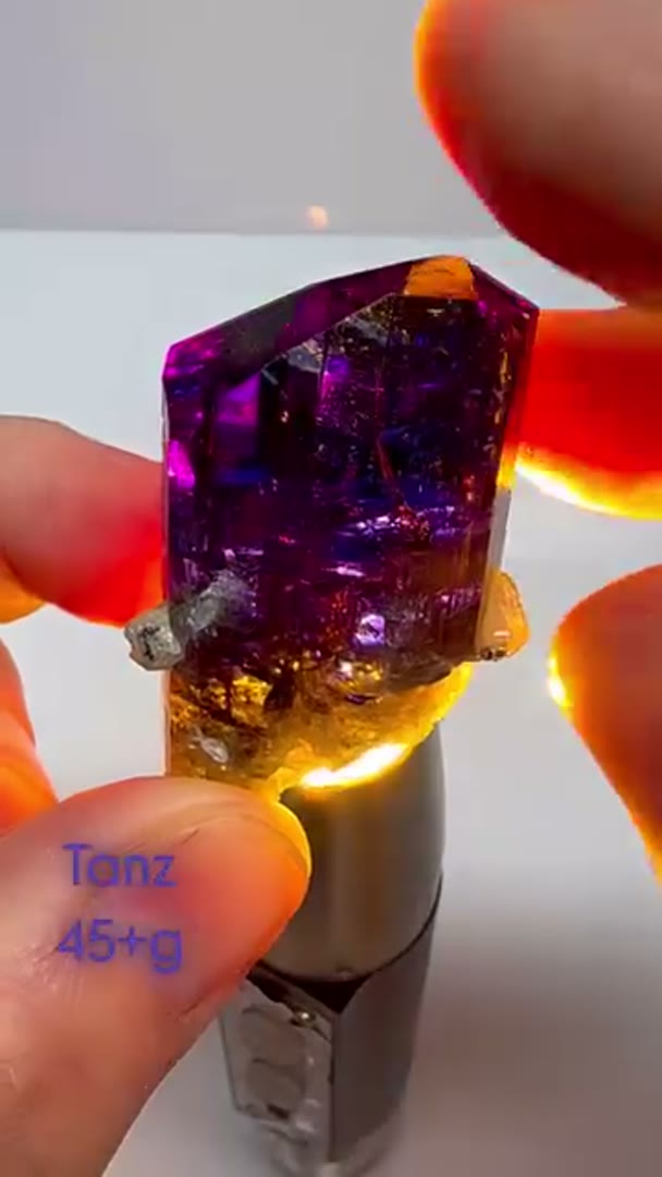One of the most incredible Tanzanites acquired to date. (45.17g) The…