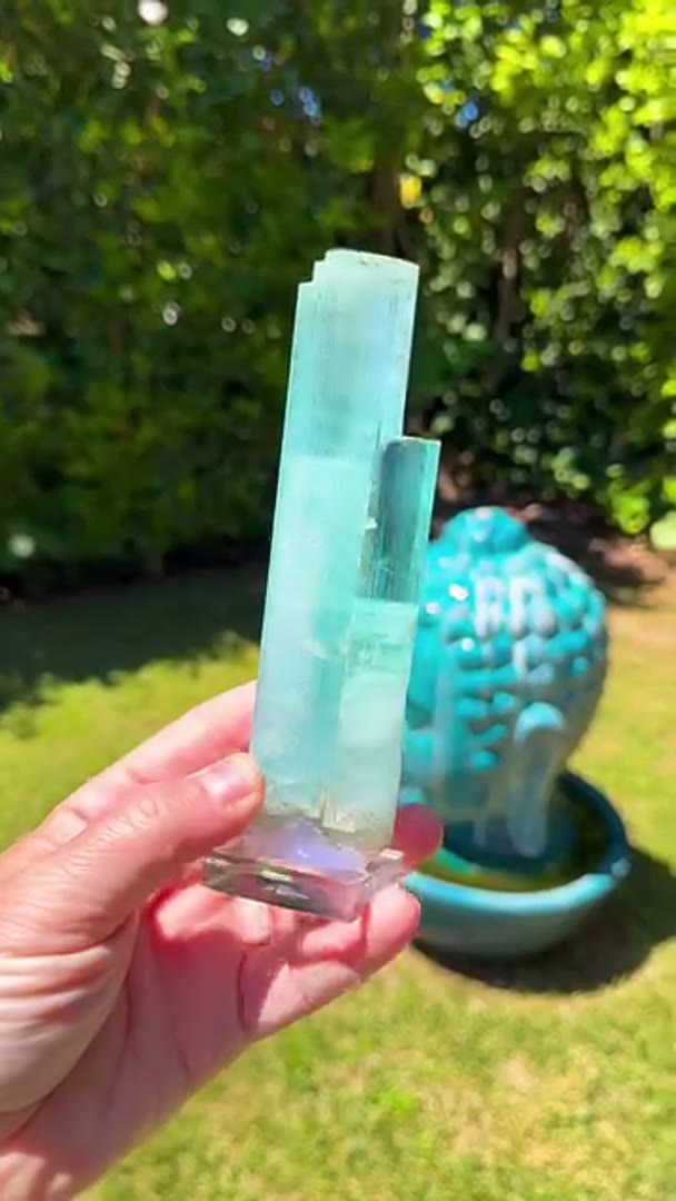 Large & in charge Shigar Aquamarine  259+ grams