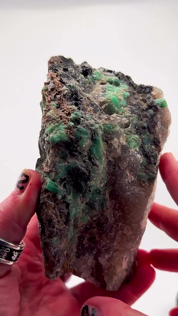 Emeralds Born in Quartz