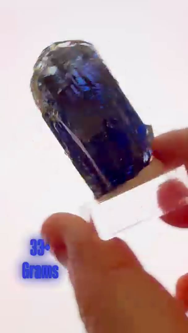 Ripper Tanzanite with sick Pleo and open C Axis