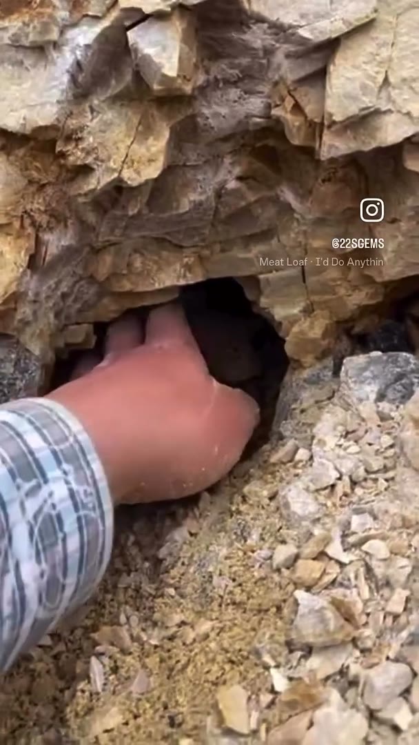 WHAT’S IN THE HOLE ???