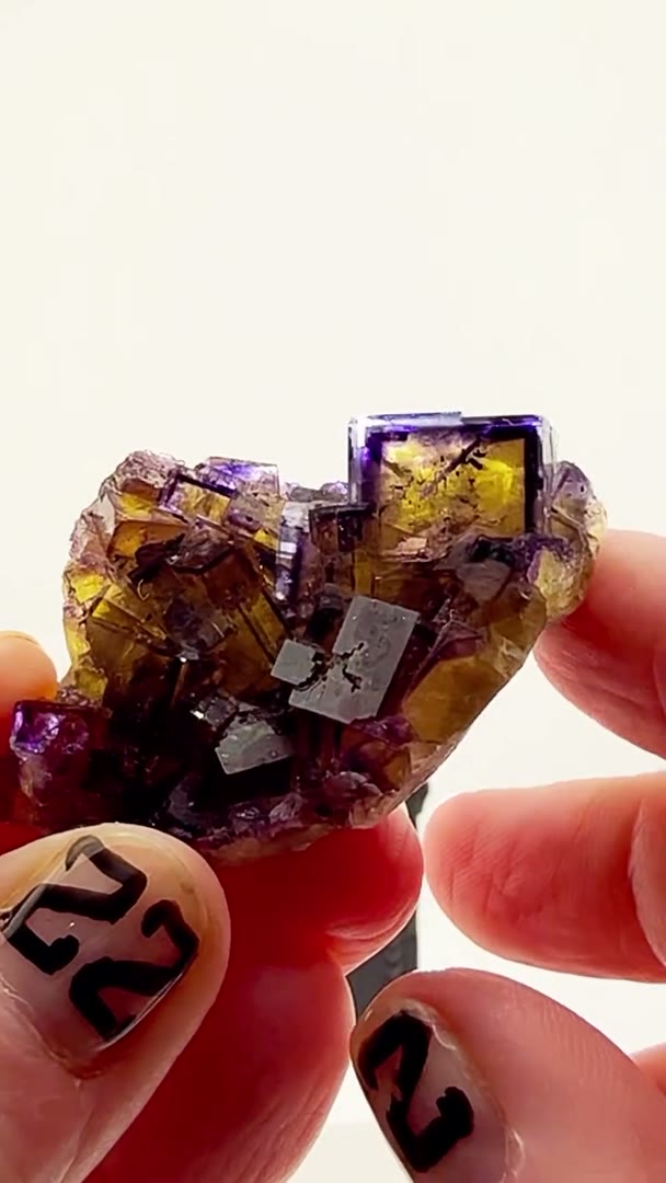 Illinois fluorite never goes out of style