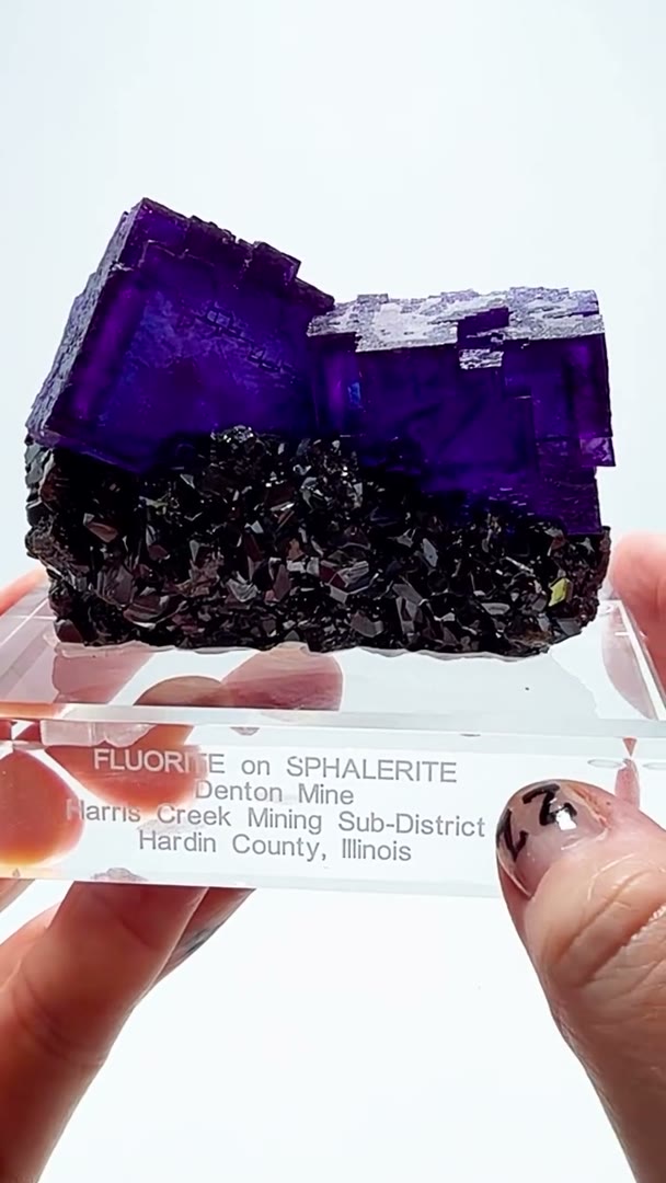 Illinois fluorite doesn’t get much better than this