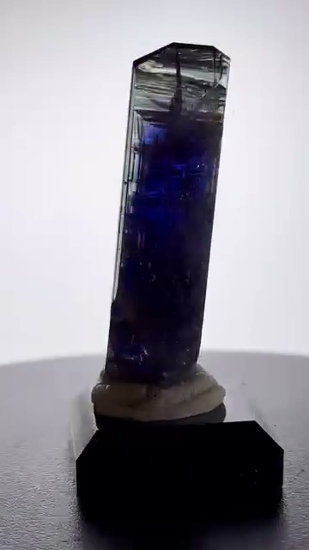 Tanzanite Banger  33 grams (available)