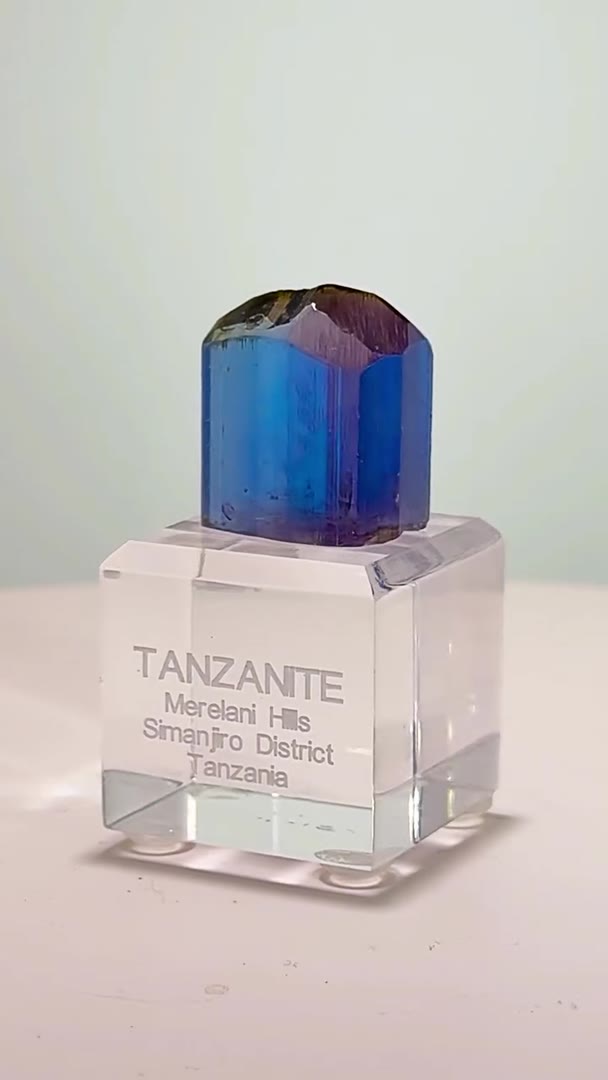 11.14 GRAMS OF NATURAL, UNHEATED TANZANITE FIRE