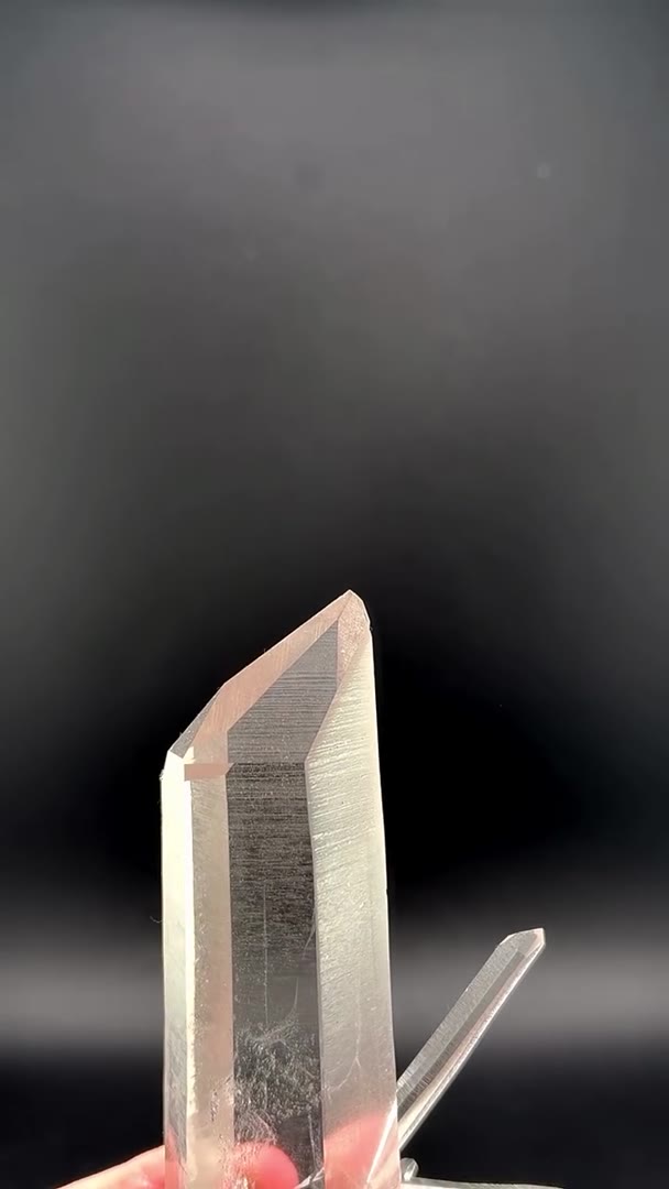 UNICORN POCKET — SCULPTURAL QUARTZ PERFECTION