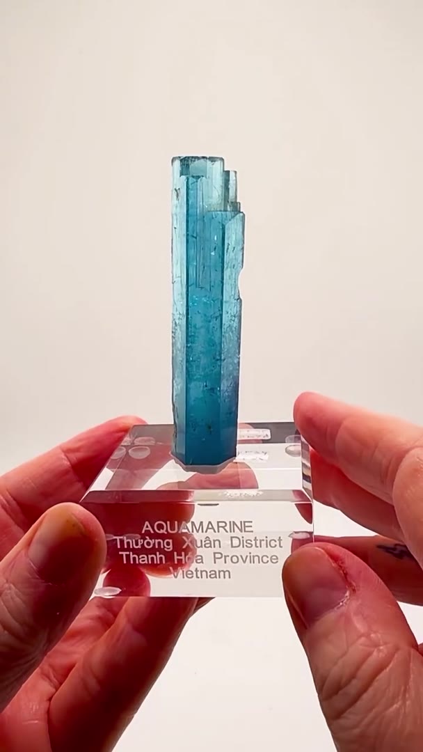 36.54 GRAMS OF VIETNAM AQUAMARINE MAGIC