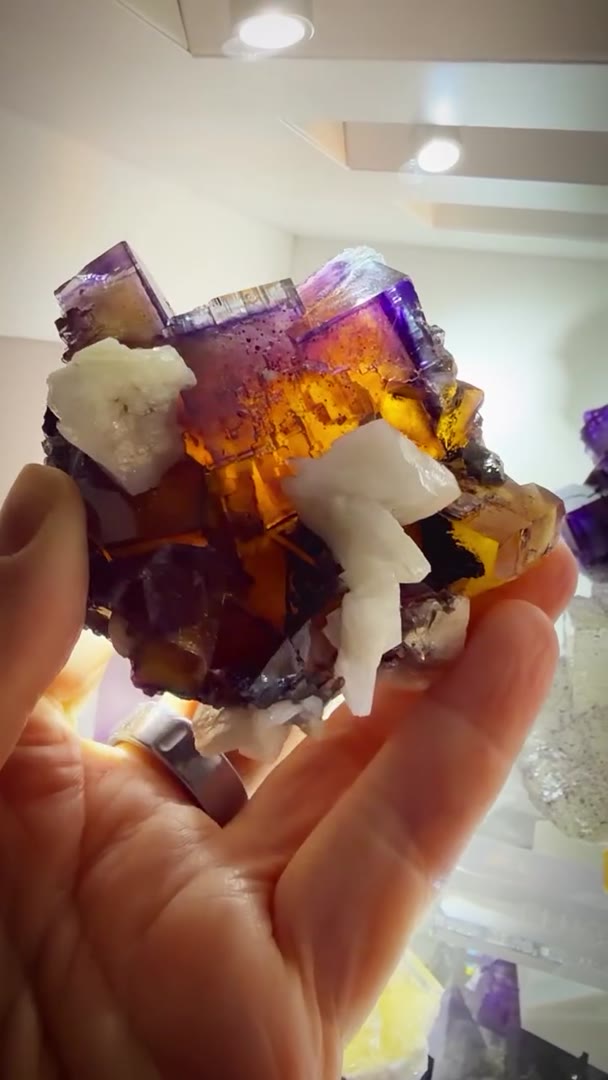 MINERVA NO. 1 MAGIC… ILLINOIS FLUORITE AT ITS FINEST!