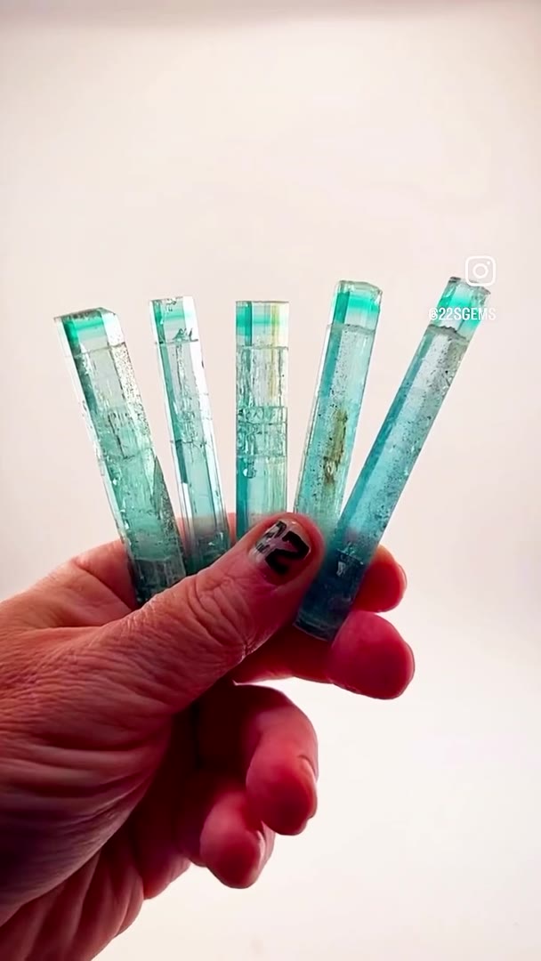 FIVE SHADES OF NIGERIAN BERYL INSANITY… WITH A UV SURPRISE!