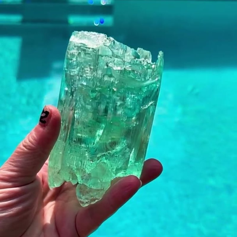 Poolside with one of the wildest Aquamarines I’ve ever handled