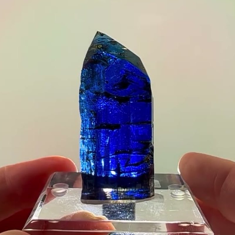 44 grams of unreal Tanzanite perfection
